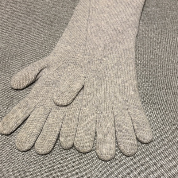 Massimo Dutti Accessories - Massimo Dutti Gray Knit Wool/Cashmere Gloves, Sz M